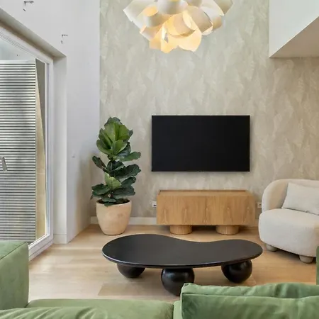 בית נופש Luxury 2-bedroom Townhouse In Principe Real